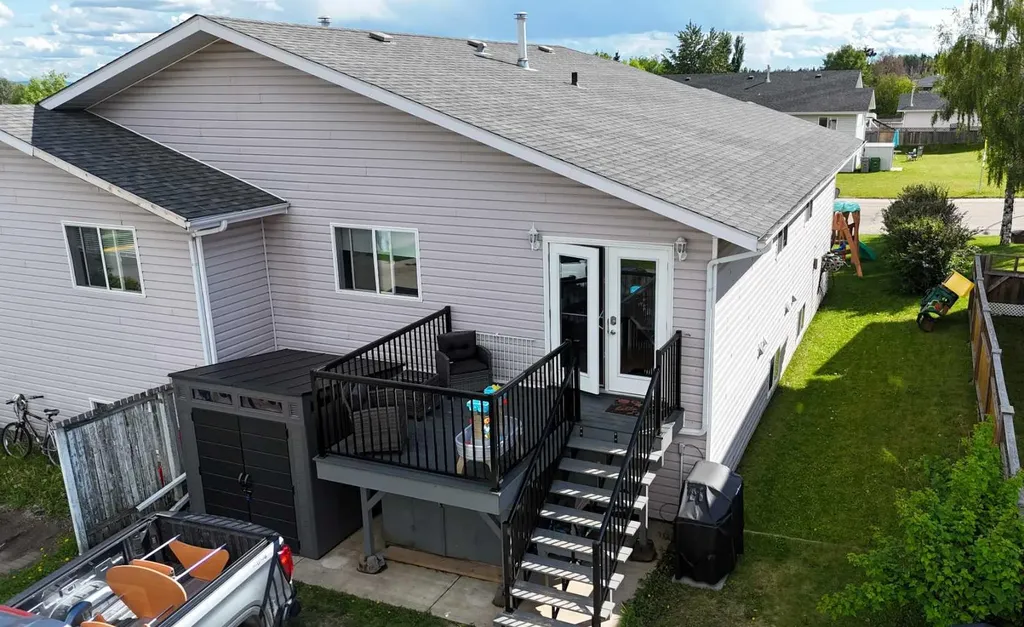 5804 12 Avenue Edson AB T7E 1X2