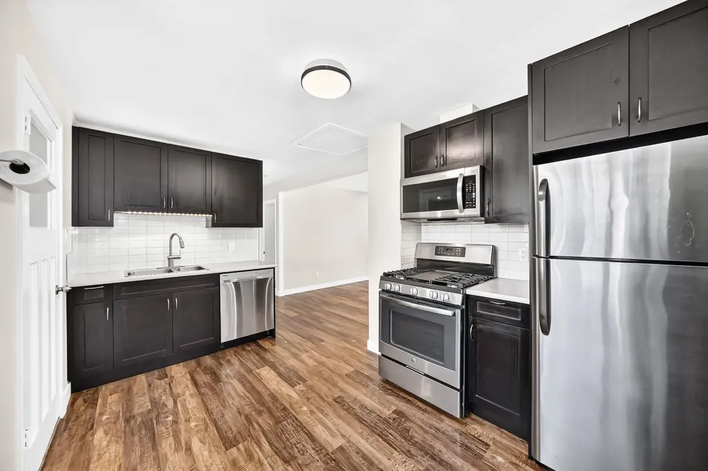 6012 33 Avenue NW Calgary AB T3B1K3