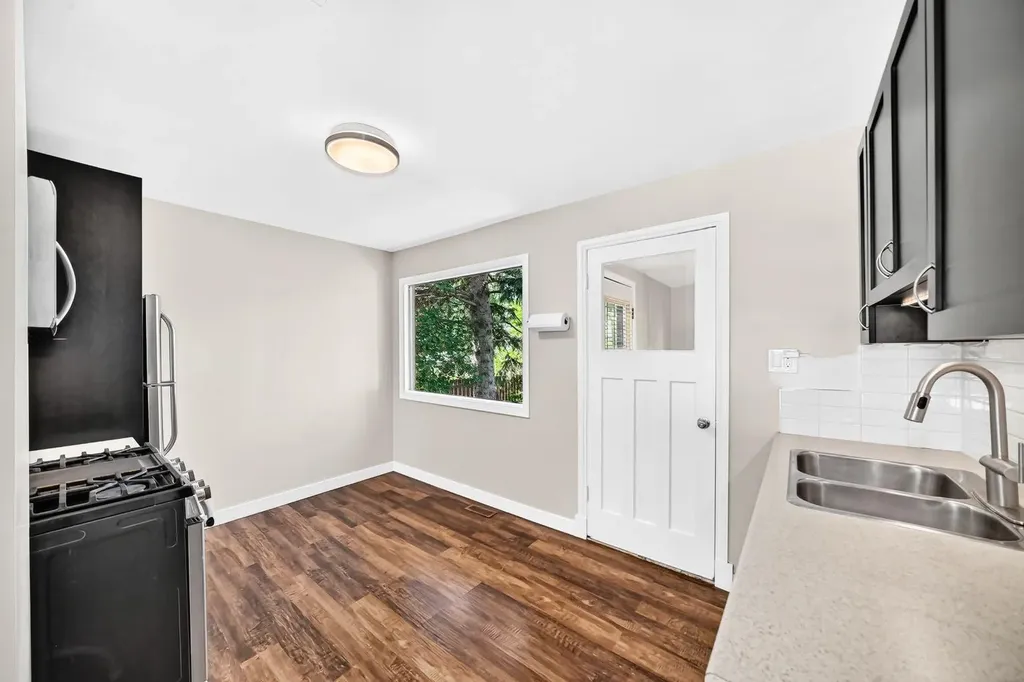 6012 33 Avenue NW Calgary AB T3B1K3