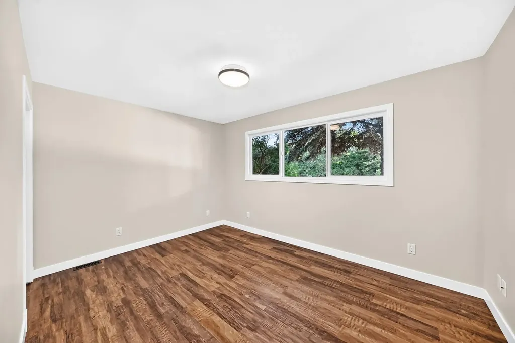 6012 33 Avenue NW Calgary AB T3B1K3