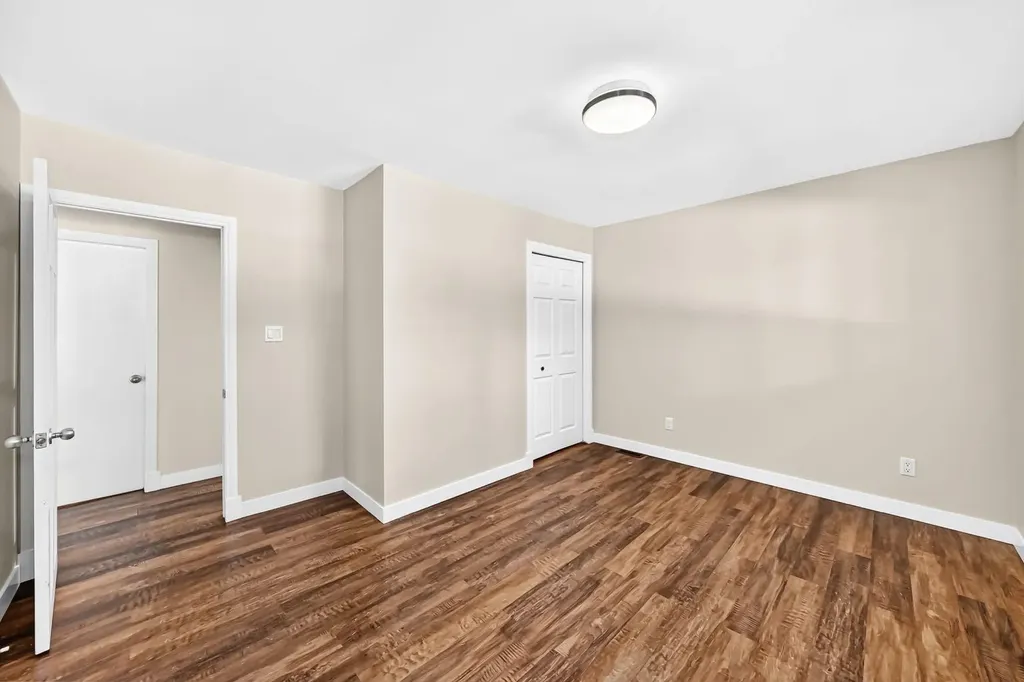 6012 33 Avenue NW Calgary AB T3B1K3