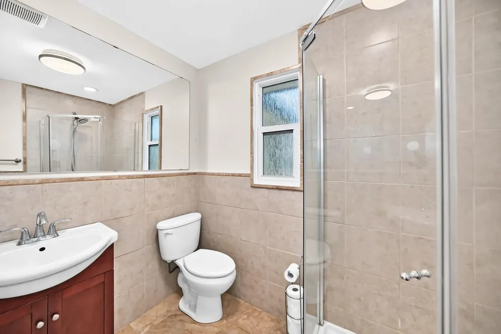 6012 33 Avenue NW Calgary AB T3B1K3