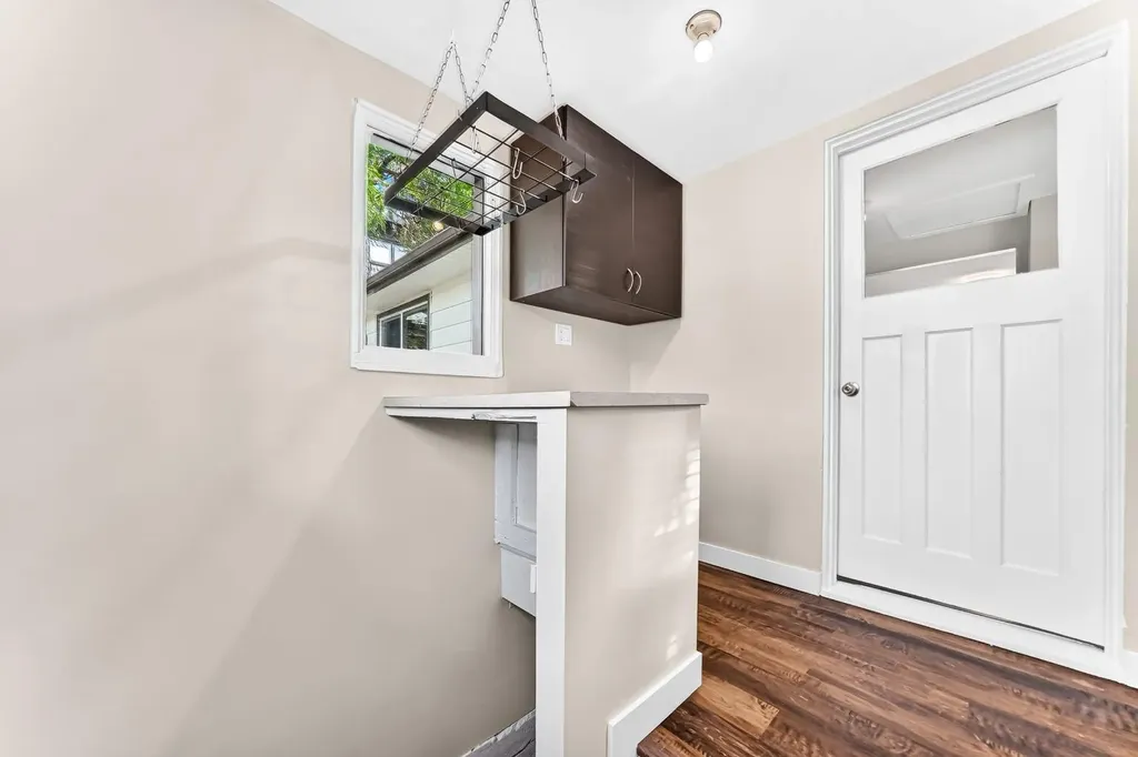 6012 33 Avenue NW Calgary AB T3B1K3