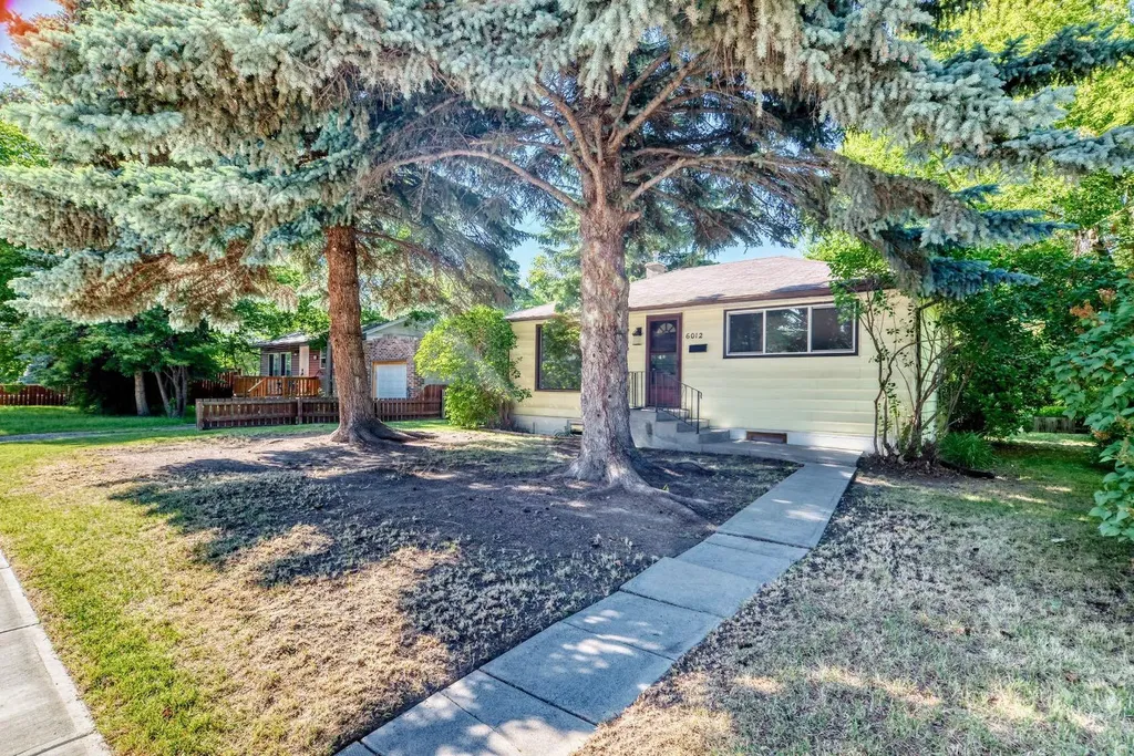 6012 33 Avenue NW Calgary AB T3B1K3