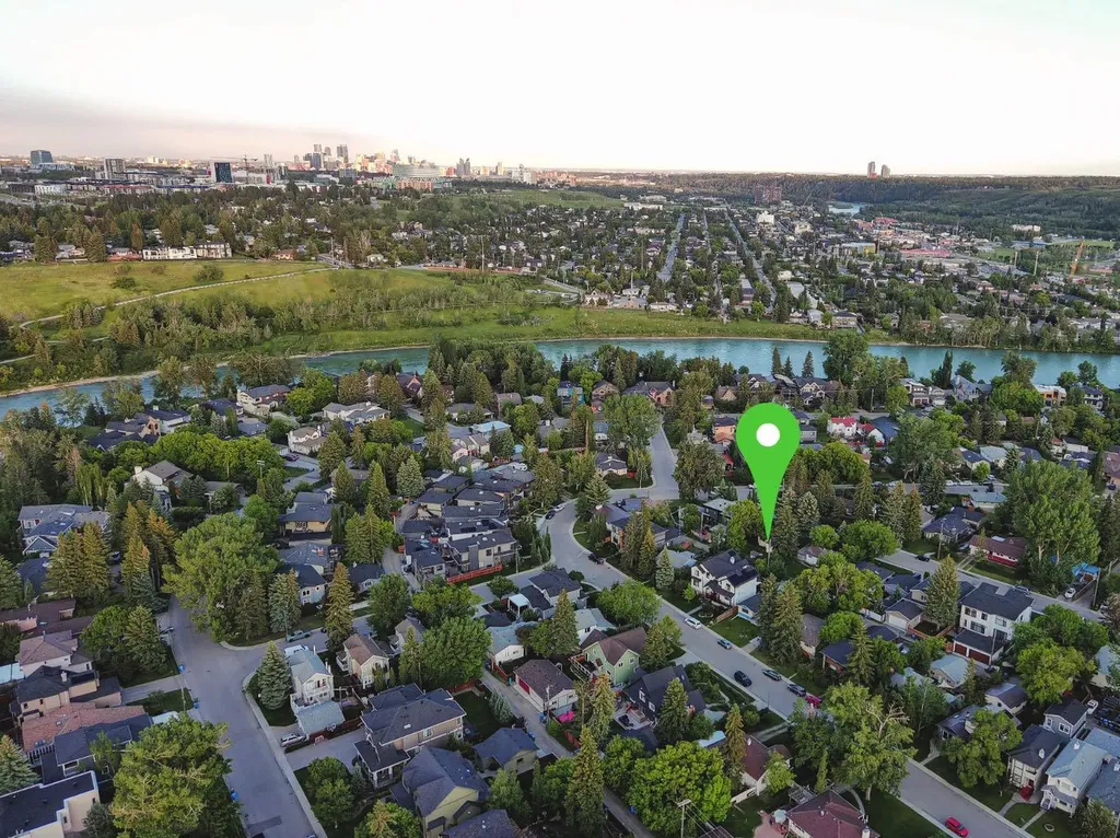 6012 33 Avenue NW Calgary AB T3B1K3