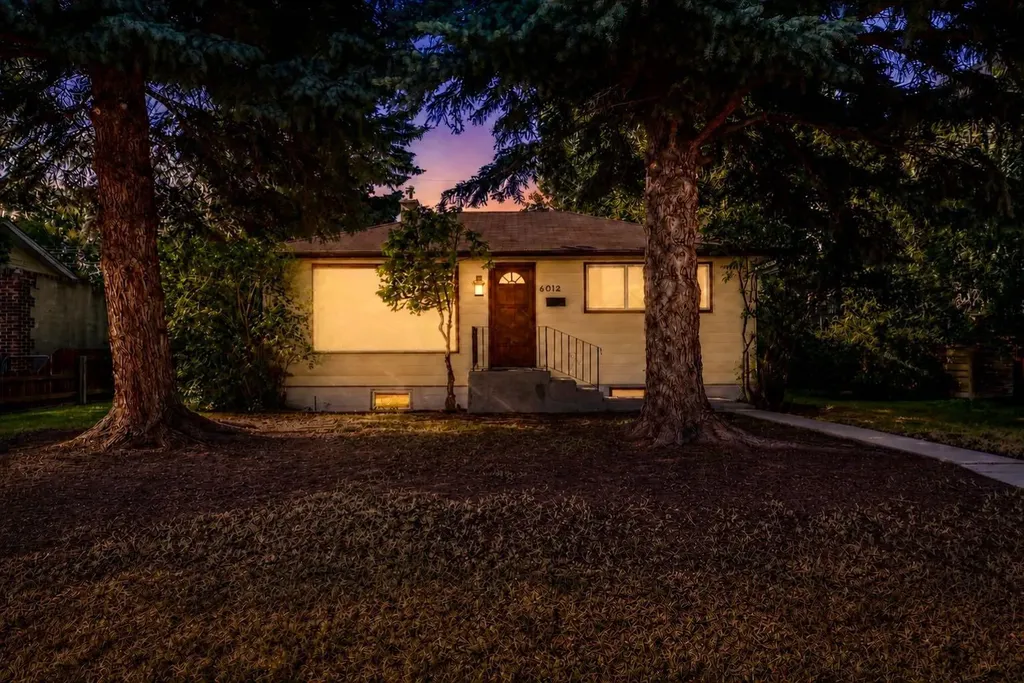 6012 33 Avenue NW Calgary AB T3B1K3