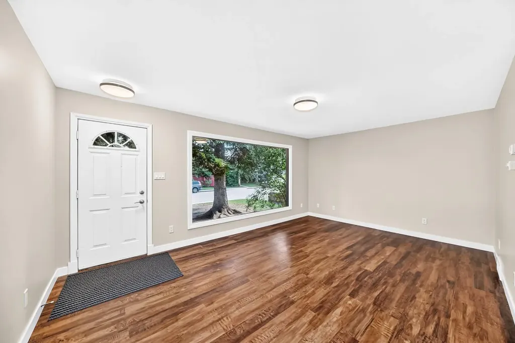 6012 33 Avenue NW Calgary AB T3B1K3