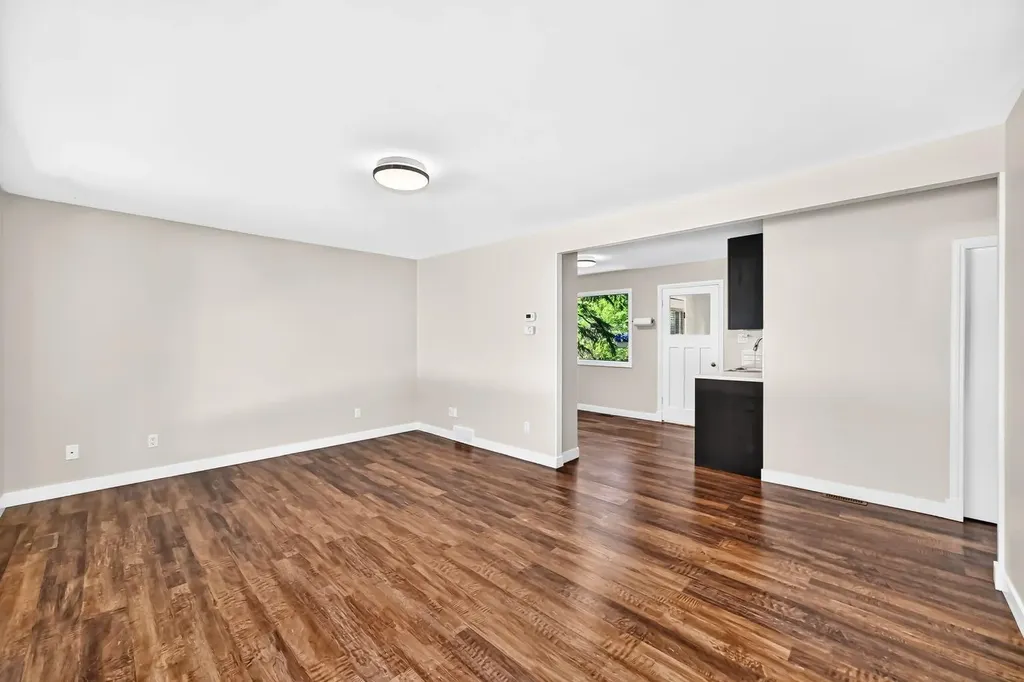 6012 33 Avenue NW Calgary AB T3B1K3