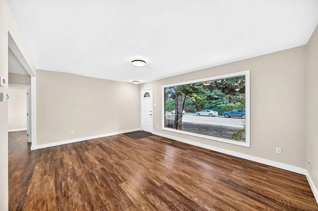 6012 33 Avenue NW Calgary AB T3B1K3