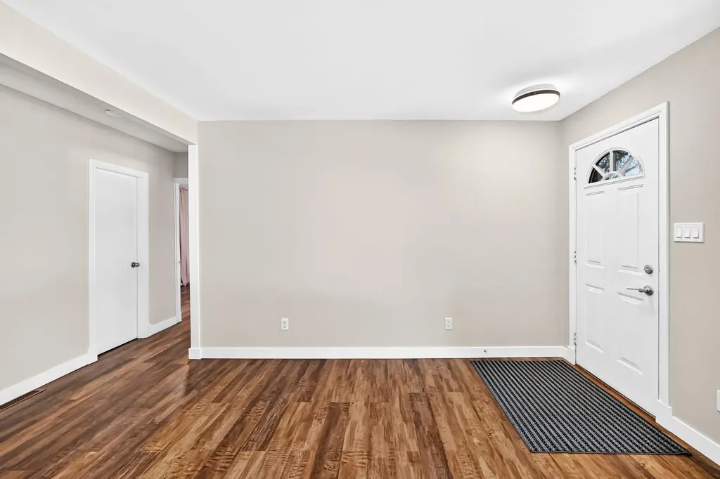 6012 33 Avenue NW Calgary AB T3B1K3