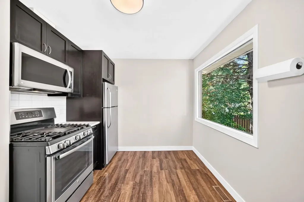 6012 33 Avenue NW Calgary AB T3B1K3