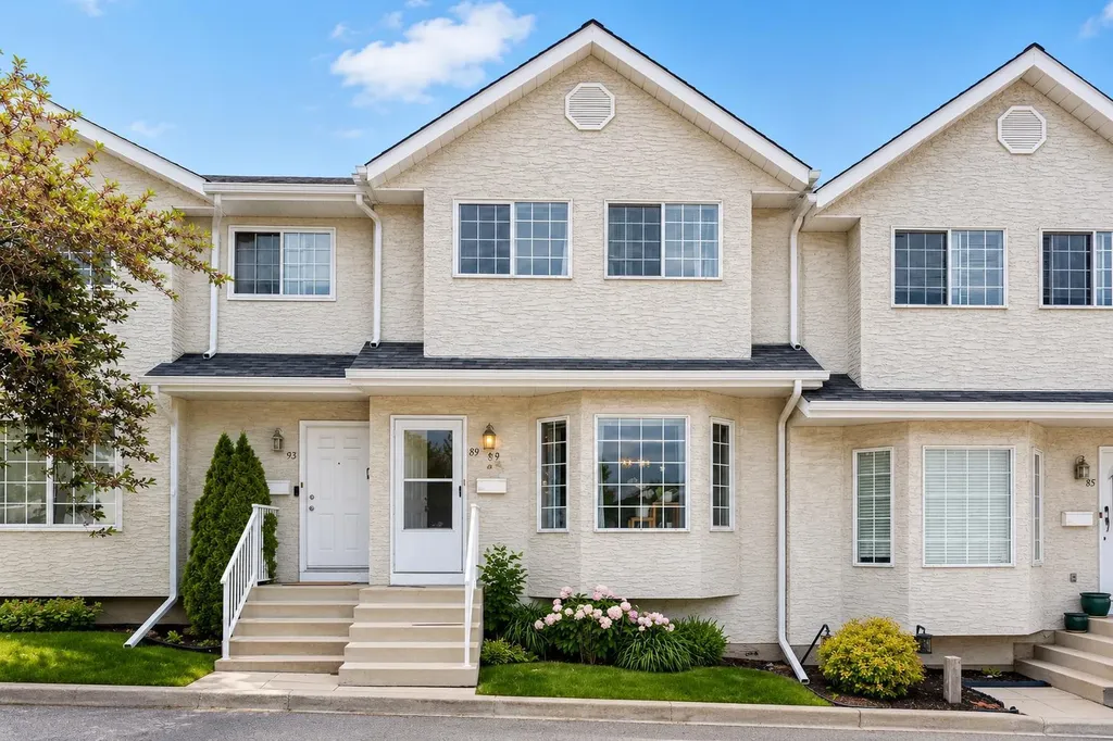 89 Bedford Manor NE Calgary AB T3K 4B8