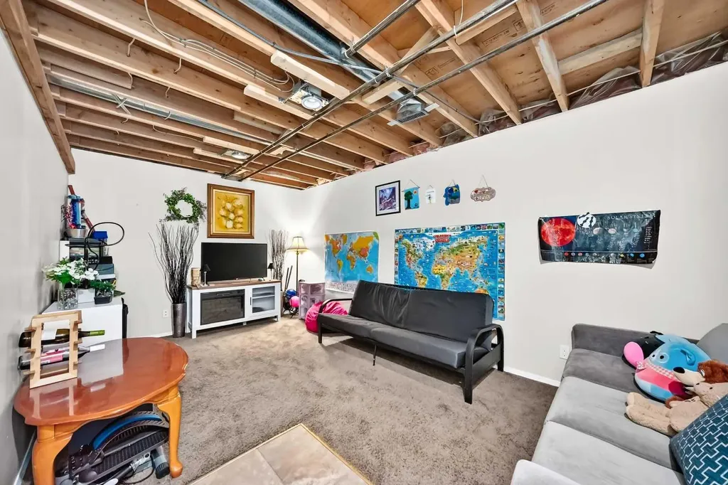 89 Bedford Manor NE Calgary AB T3K 4B8