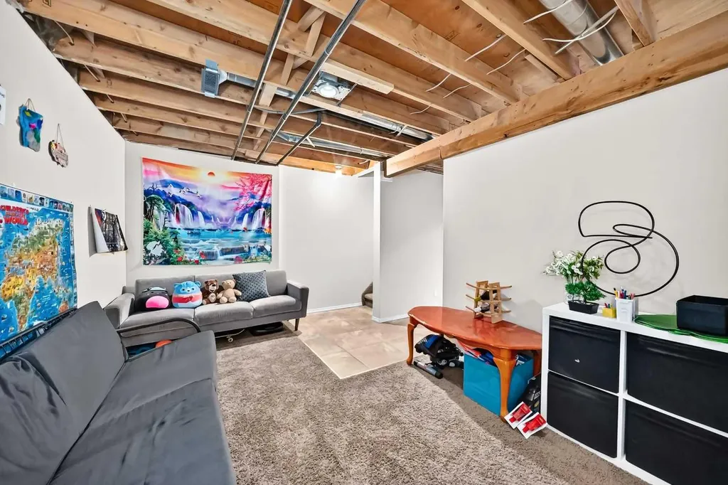 89 Bedford Manor NE Calgary AB T3K 4B8
