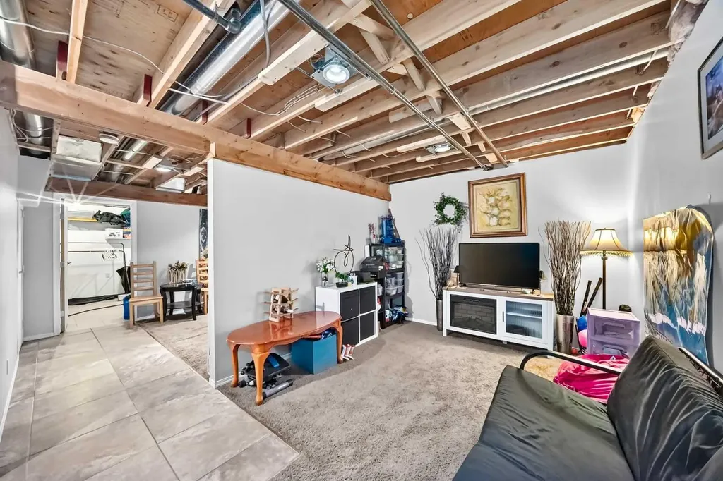 89 Bedford Manor NE Calgary AB T3K 4B8