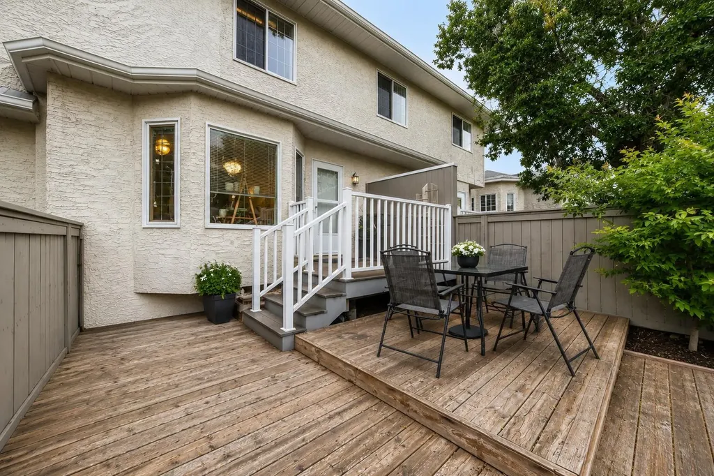 89 Bedford Manor NE Calgary AB T3K 4B8