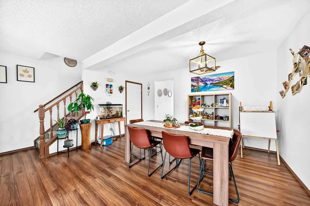 89 Bedford Manor NE Calgary AB T3K 4B8