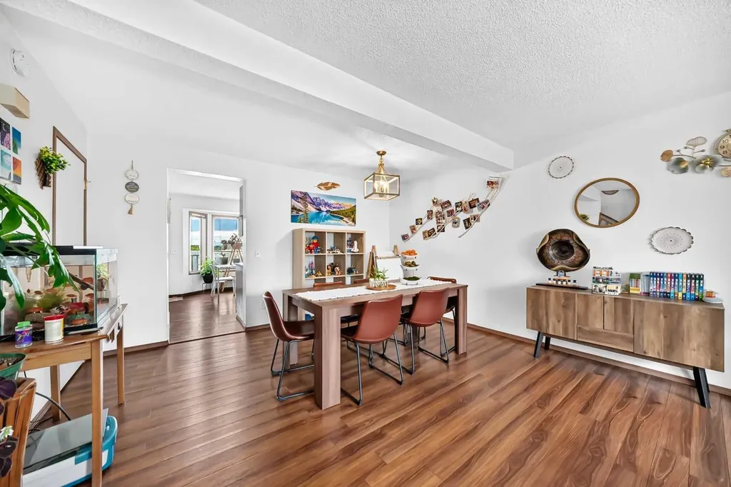 89 Bedford Manor NE Calgary AB T3K 4B8