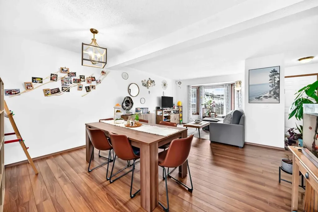 89 Bedford Manor NE Calgary AB T3K 4B8
