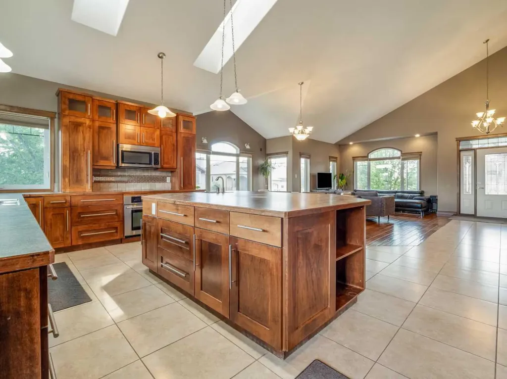 4639 62a Avenue Taber AB T1G 2J5