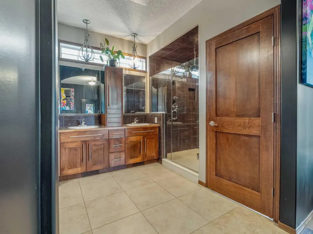 4639 62a Avenue Taber AB T1G 2J5