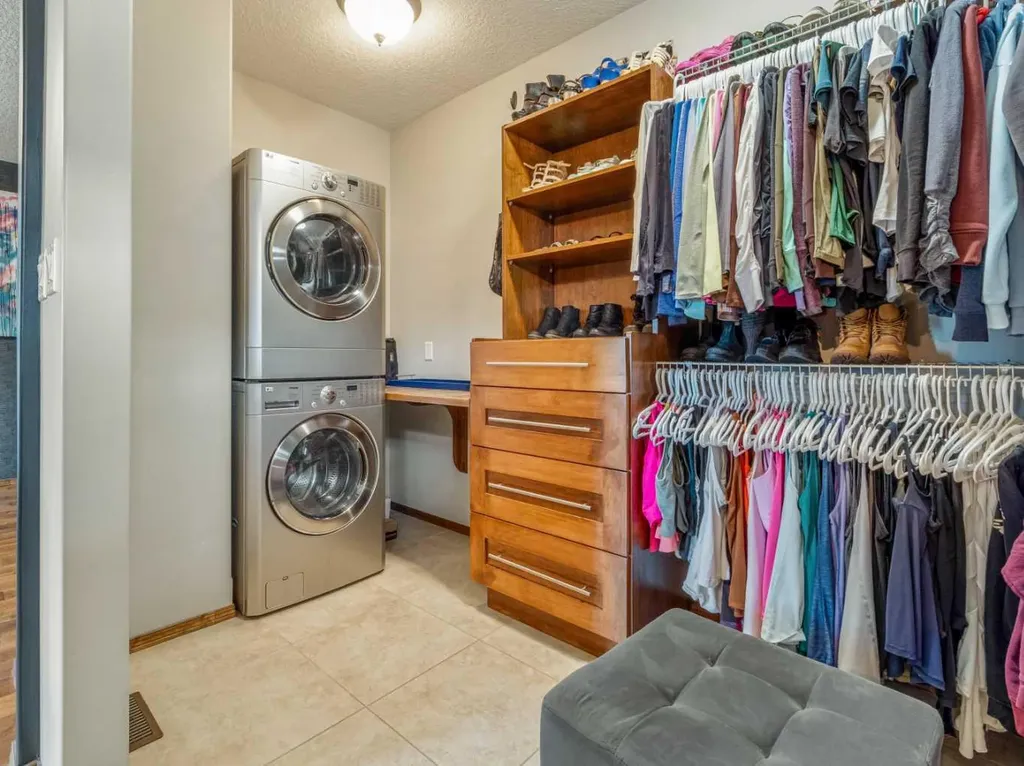4639 62a Avenue Taber AB T1G 2J5