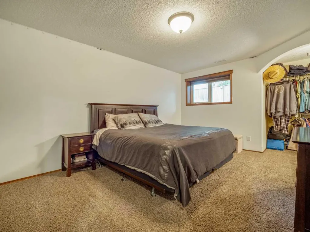 4639 62a Avenue Taber AB T1G 2J5