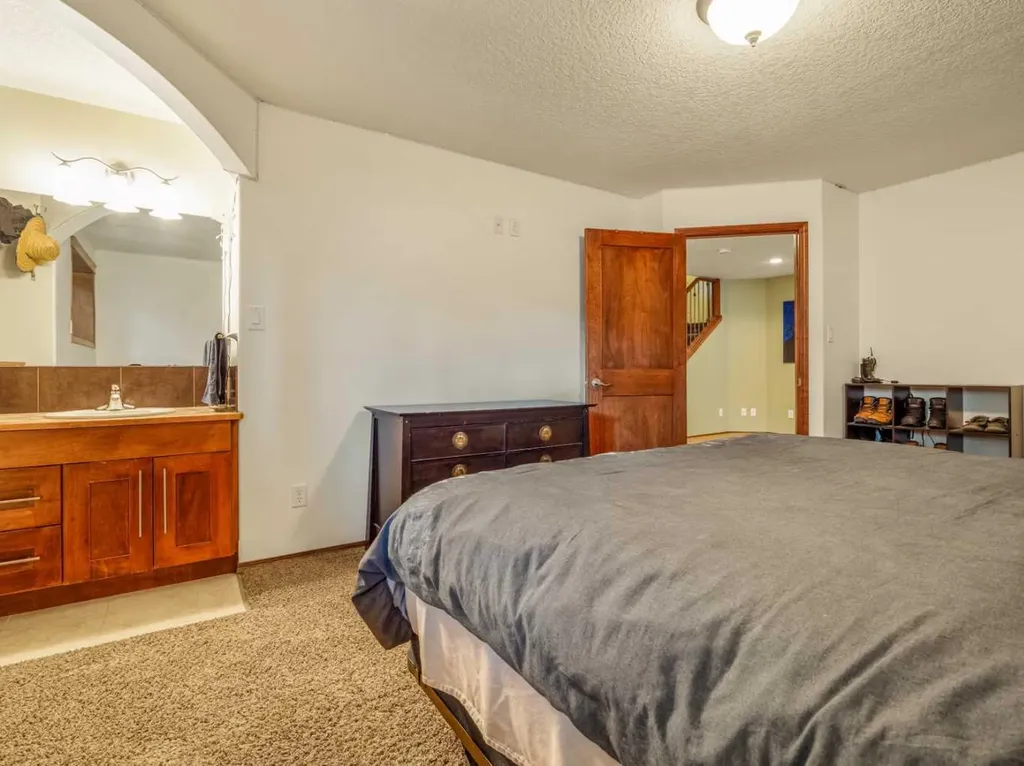 4639 62a Avenue Taber AB T1G 2J5