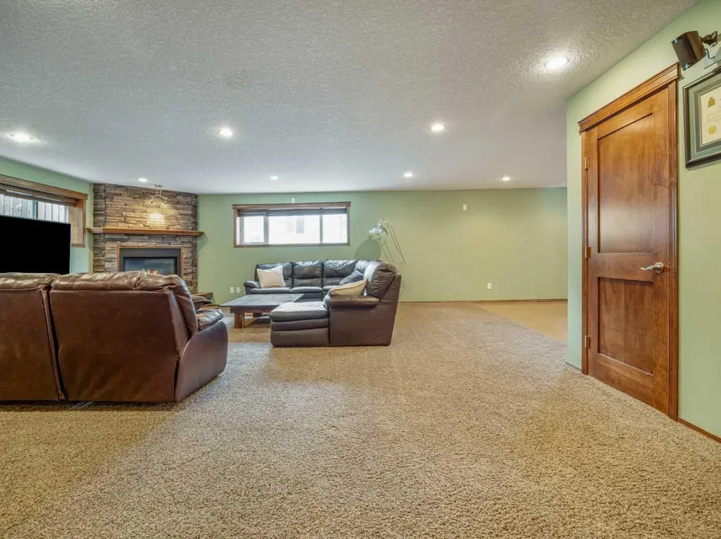 4639 62a Avenue Taber AB T1G 2J5