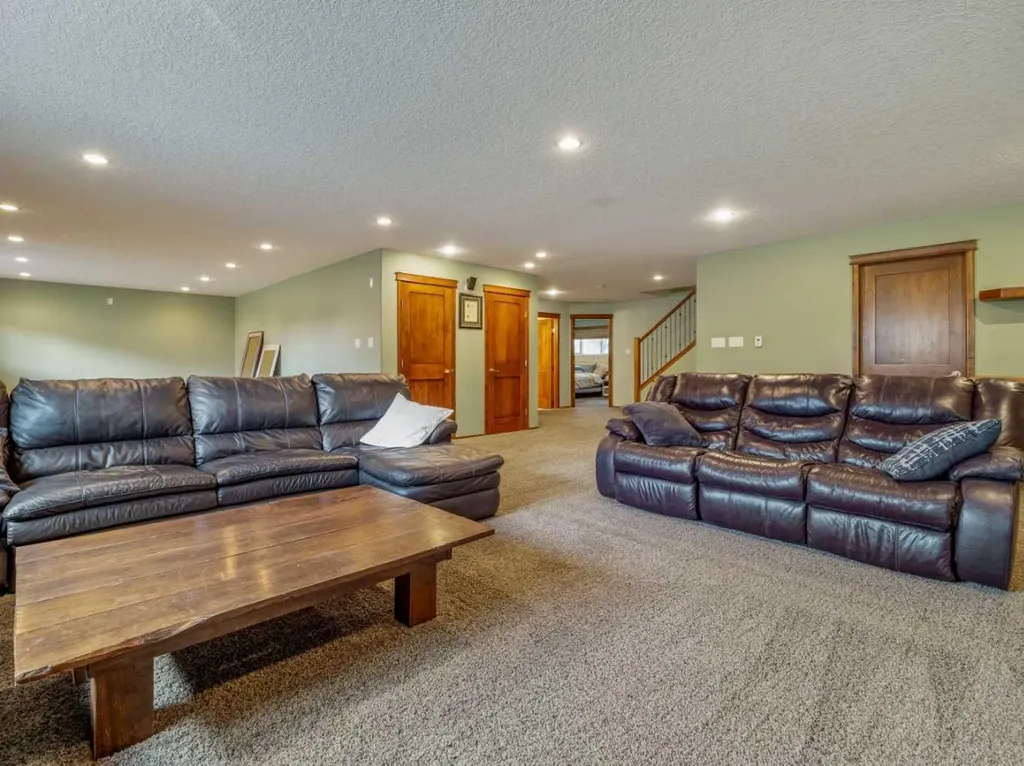 4639 62a Avenue Taber AB T1G 2J5