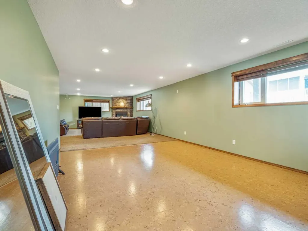 4639 62a Avenue Taber AB T1G 2J5