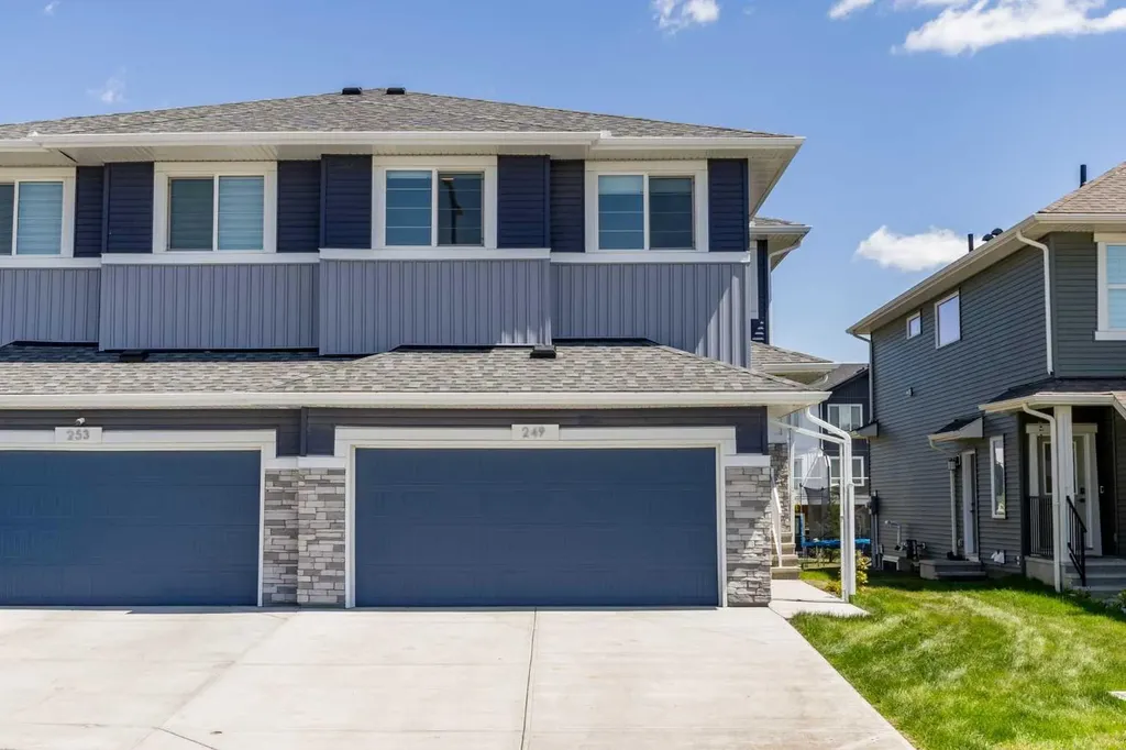 249 Chelsea Court Chestermere AB T1X2Z4