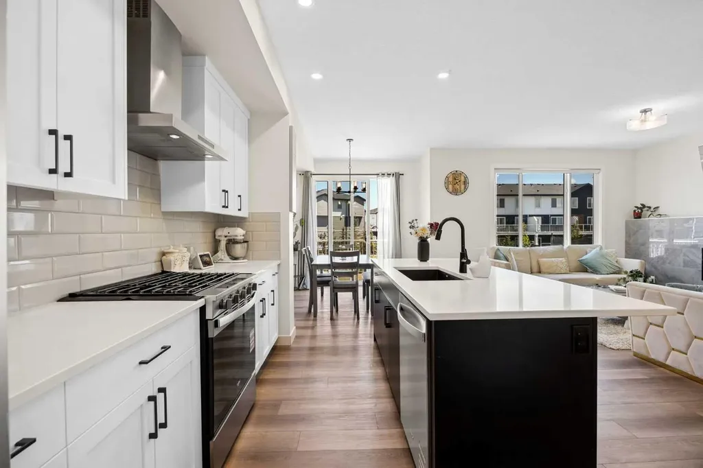 249 Chelsea Court Chestermere AB T1X2Z4