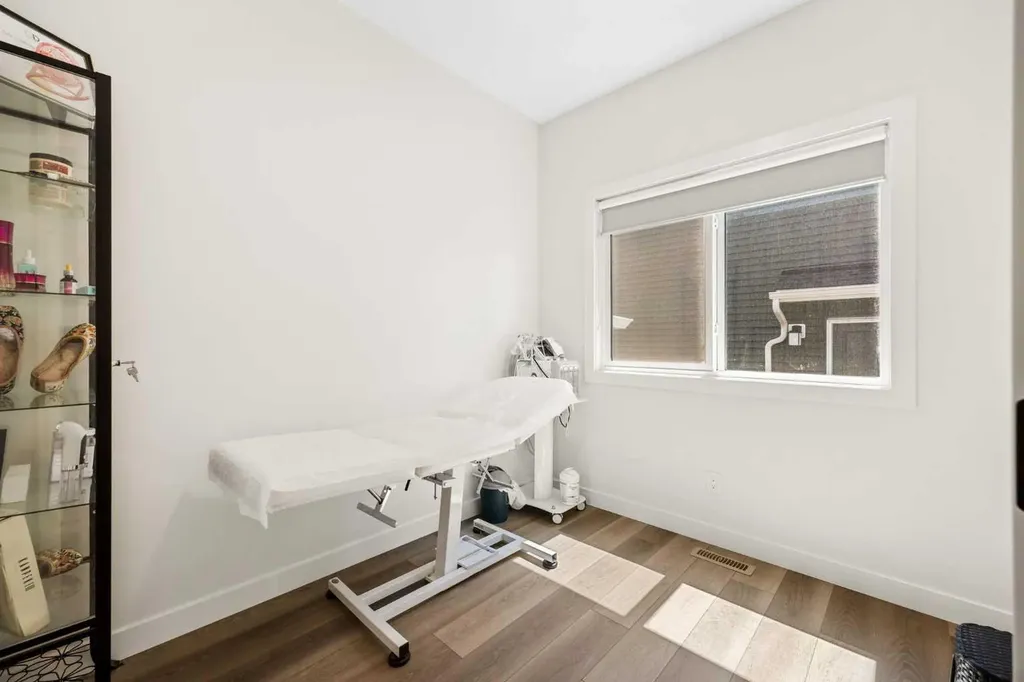 249 Chelsea Court Chestermere AB T1X2Z4