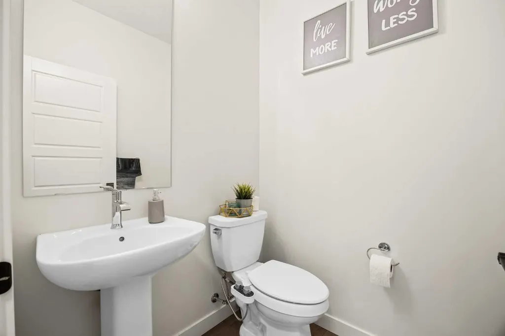 249 Chelsea Court Chestermere AB T1X2Z4