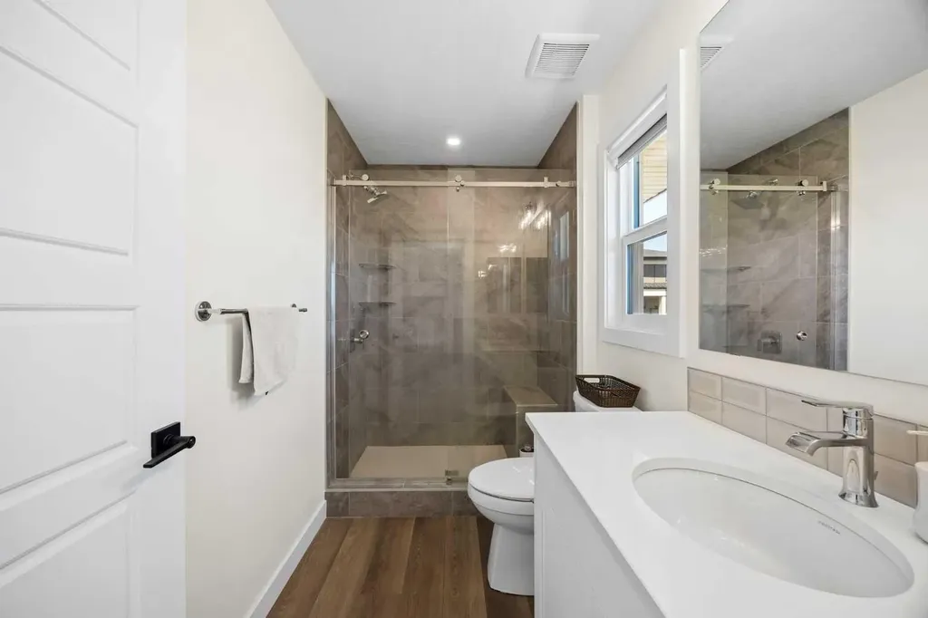 249 Chelsea Court Chestermere AB T1X2Z4