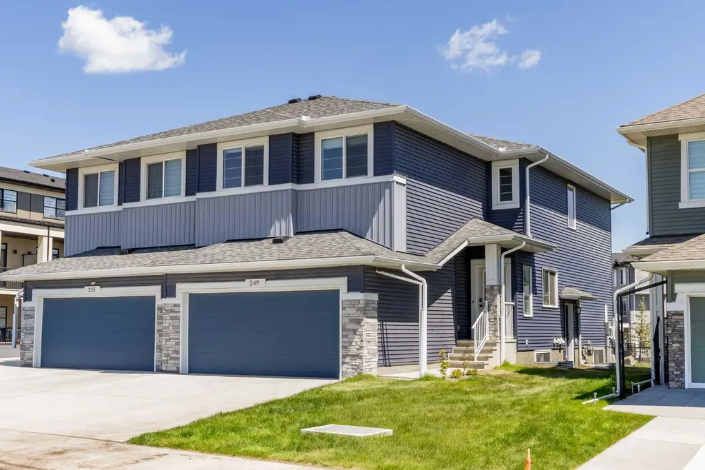 249 Chelsea Court Chestermere AB T1X2Z4