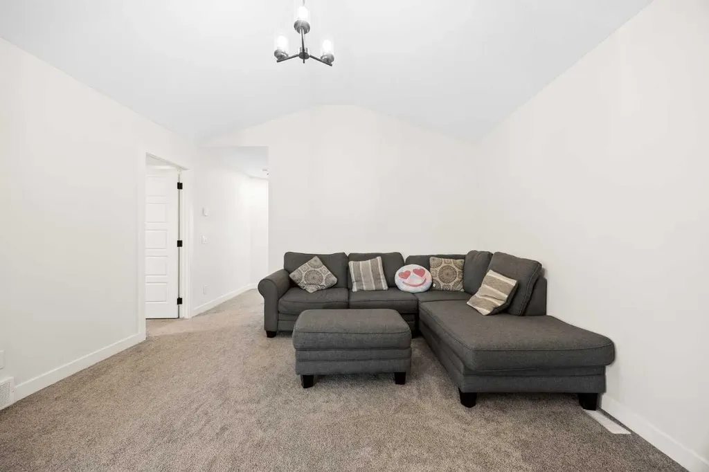 249 Chelsea Court Chestermere AB T1X2Z4