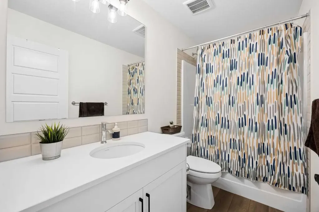 249 Chelsea Court Chestermere AB T1X2Z4