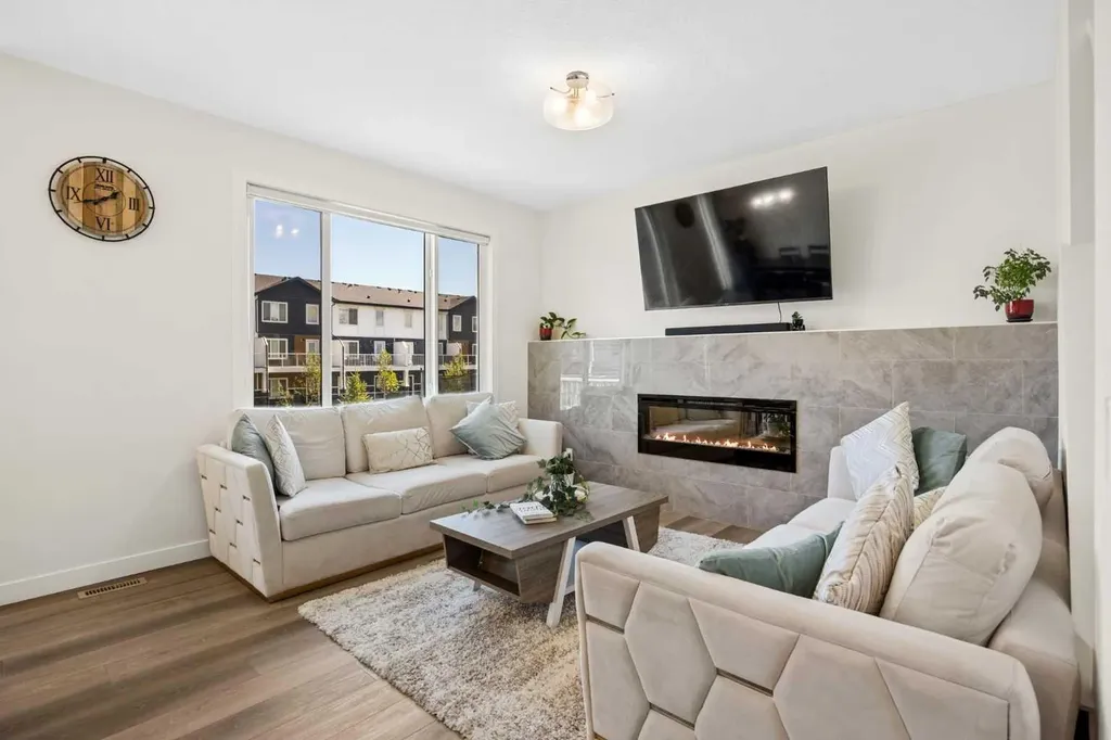 249 Chelsea Court Chestermere AB T1X2Z4