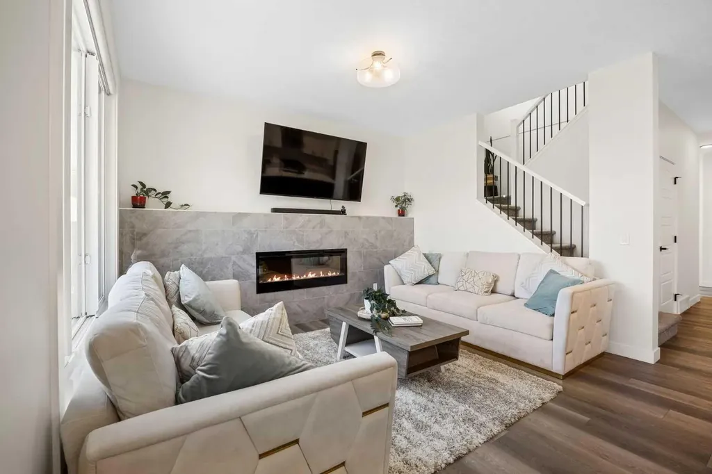 249 Chelsea Court Chestermere AB T1X2Z4