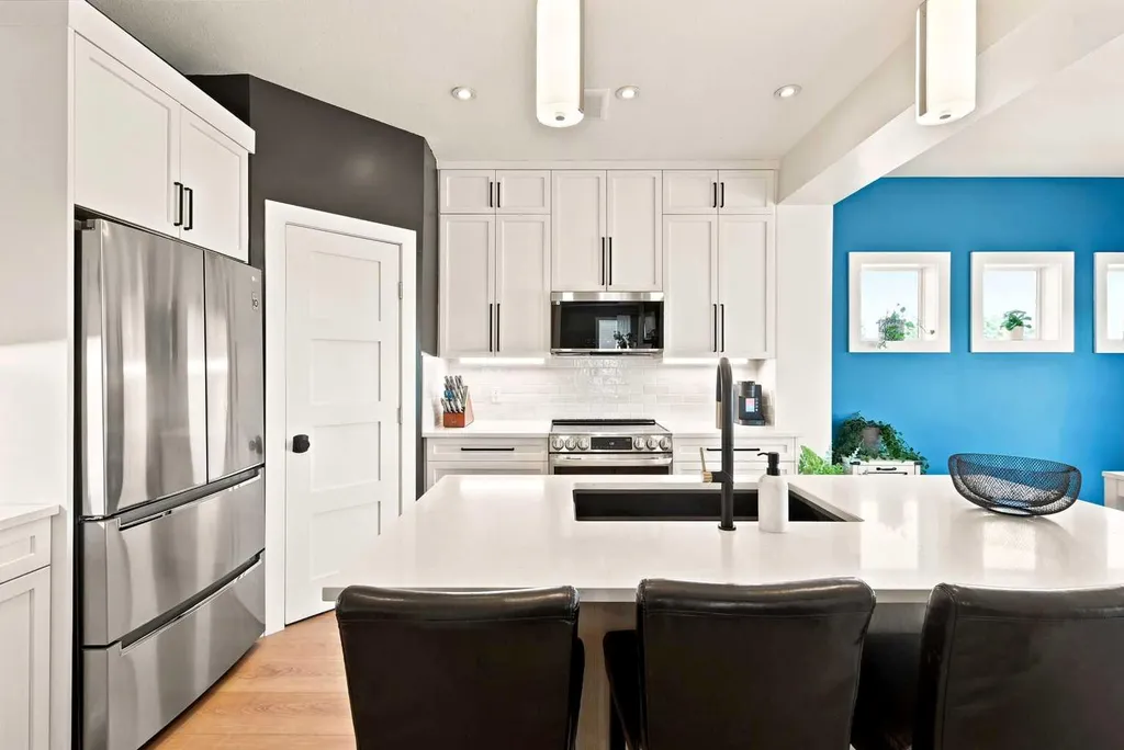 16 Viscount Drive S Red Deer AB T4R0H6