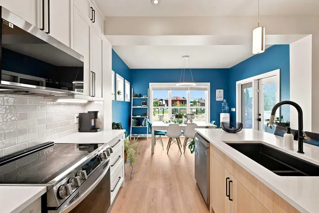 16 Viscount Drive S Red Deer AB T4R0H6