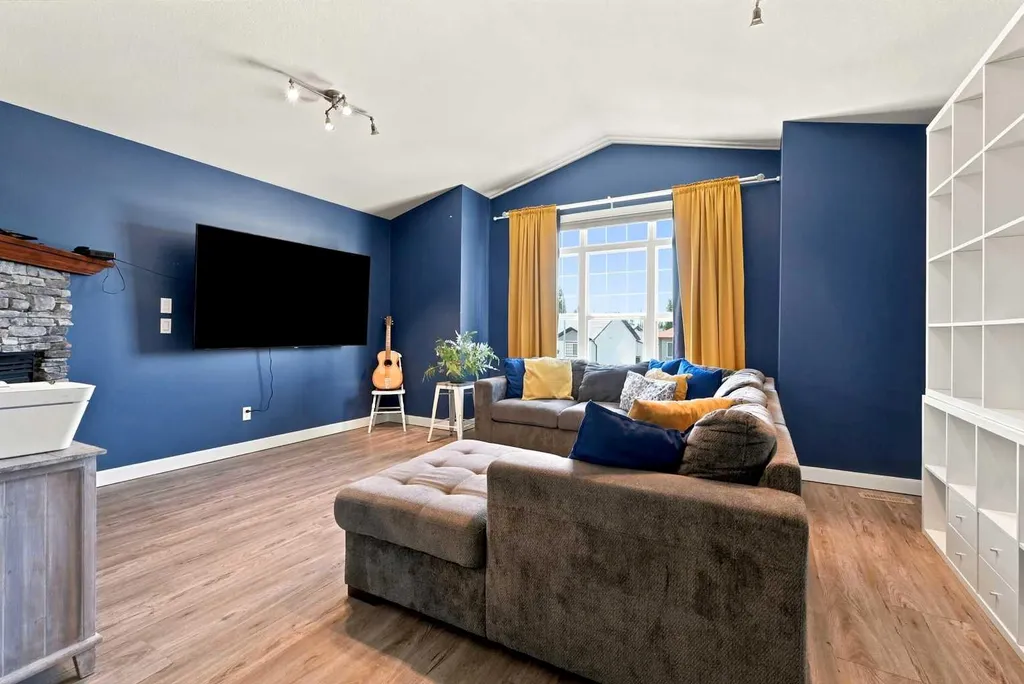 16 Viscount Drive S Red Deer AB T4R0H6