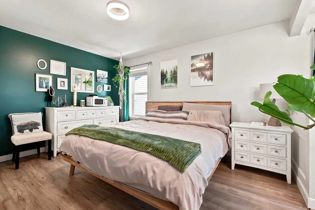 16 Viscount Drive S Red Deer AB T4R0H6