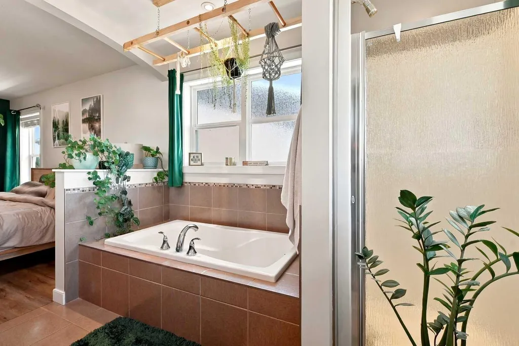 16 Viscount Drive S Red Deer AB T4R0H6