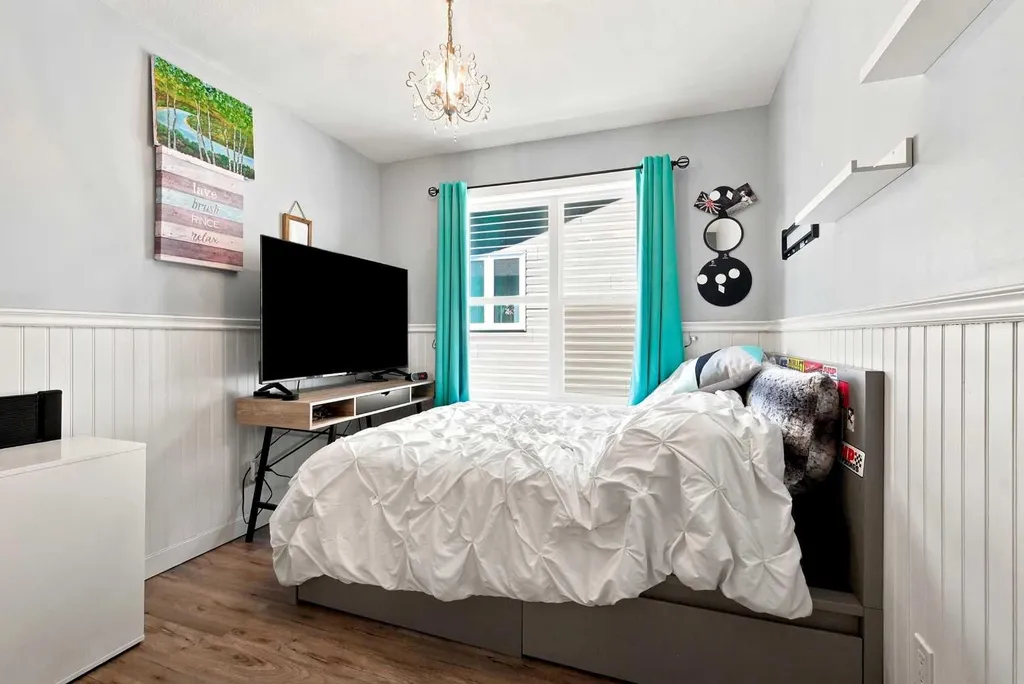 16 Viscount Drive S Red Deer AB T4R0H6