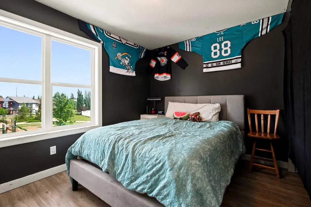 16 Viscount Drive S Red Deer AB T4R0H6