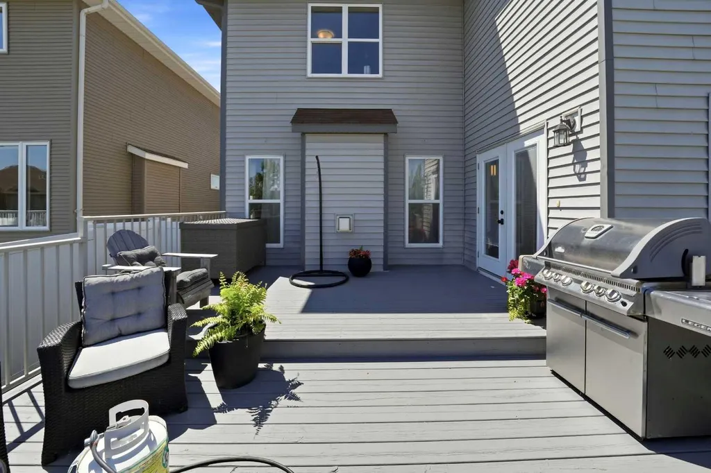 16 Viscount Drive S Red Deer AB T4R0H6