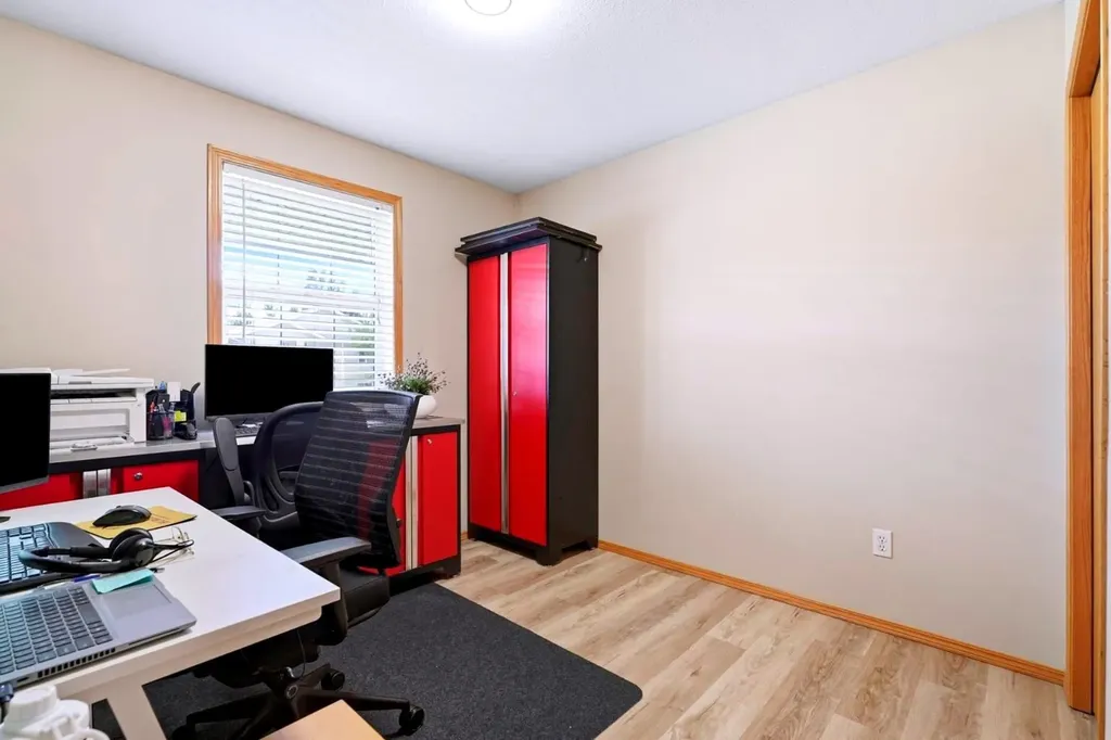 54A Avenue Crescent Innisfail AB T4G 1X8